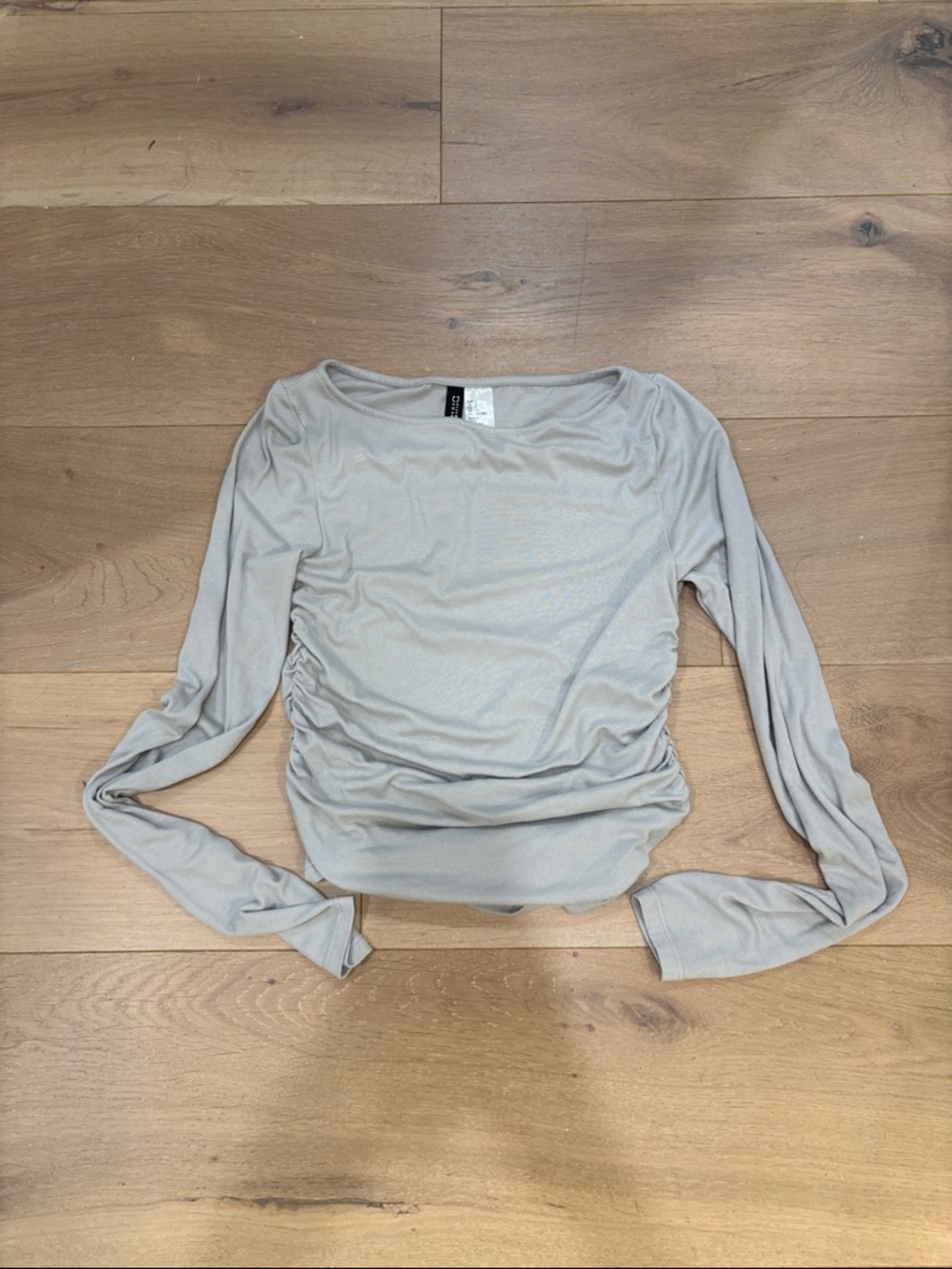 H&M Light Gray Ruched Long Sleeve Top